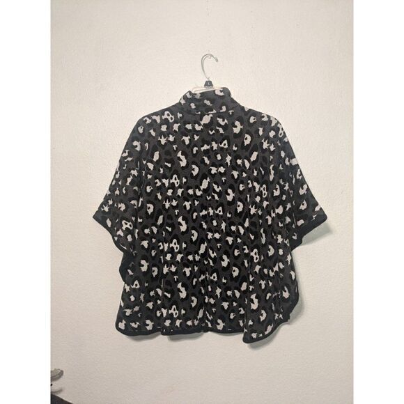 Jones New York Gray Leopard Cape Poncho Sweater Size S/M - Picture 7 of 15